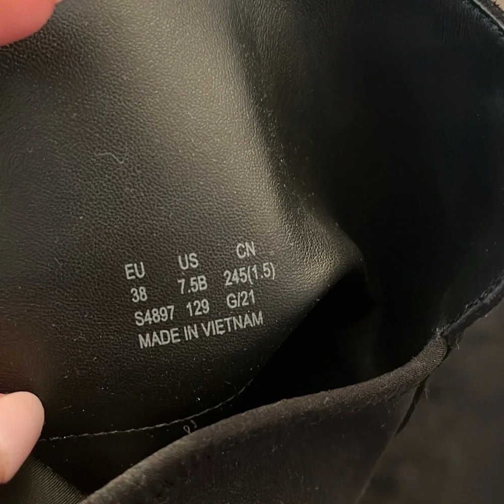 Stuart Weitzman black boots with bag - Picture 5 of 6